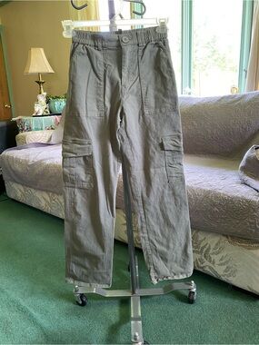Men's Cargo Pants in Olive Green - Classic Utility Style